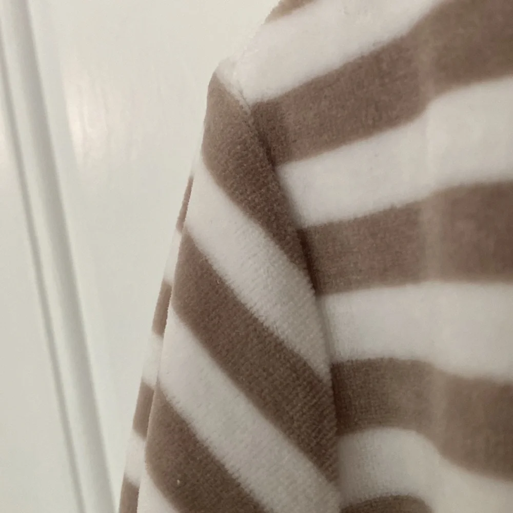NWOT Jacadi Paris Baby Striped Pajama with Small Stuffed Giraffe - 12M